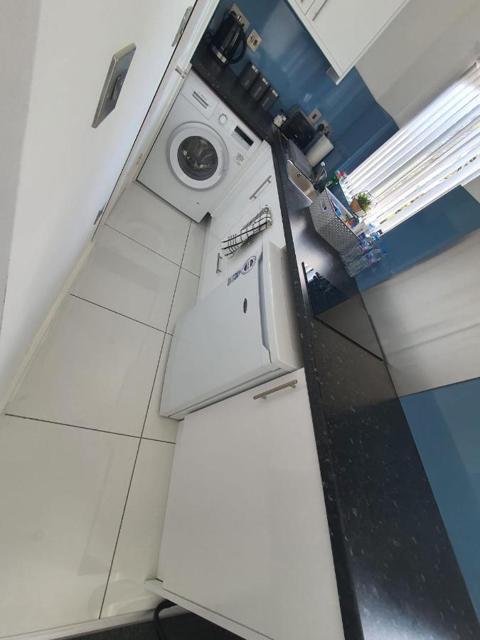 New Self Contained Flat,In Hayes, Free Parking Hotel Northolt  Exterior foto