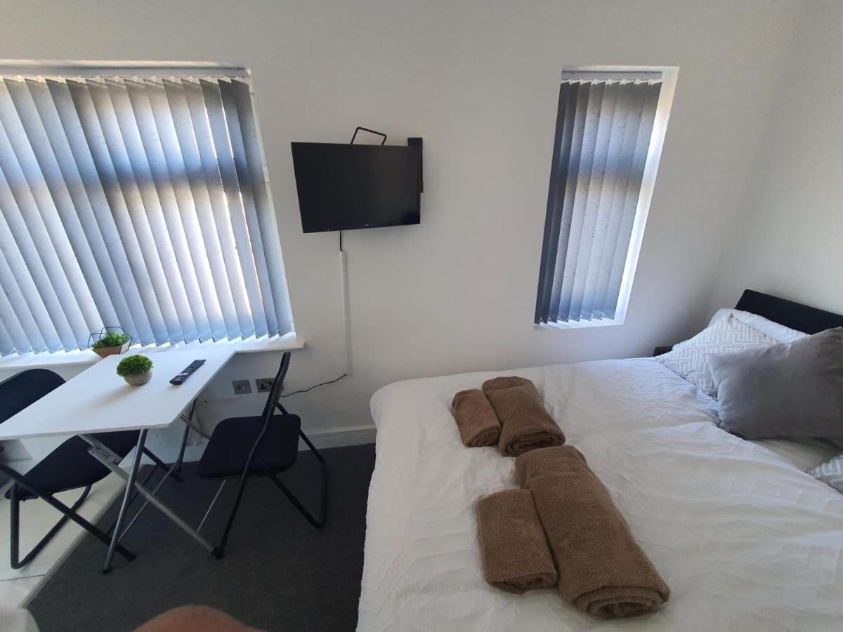 New Self Contained Flat,In Hayes, Free Parking Hotel Northolt  Exterior foto