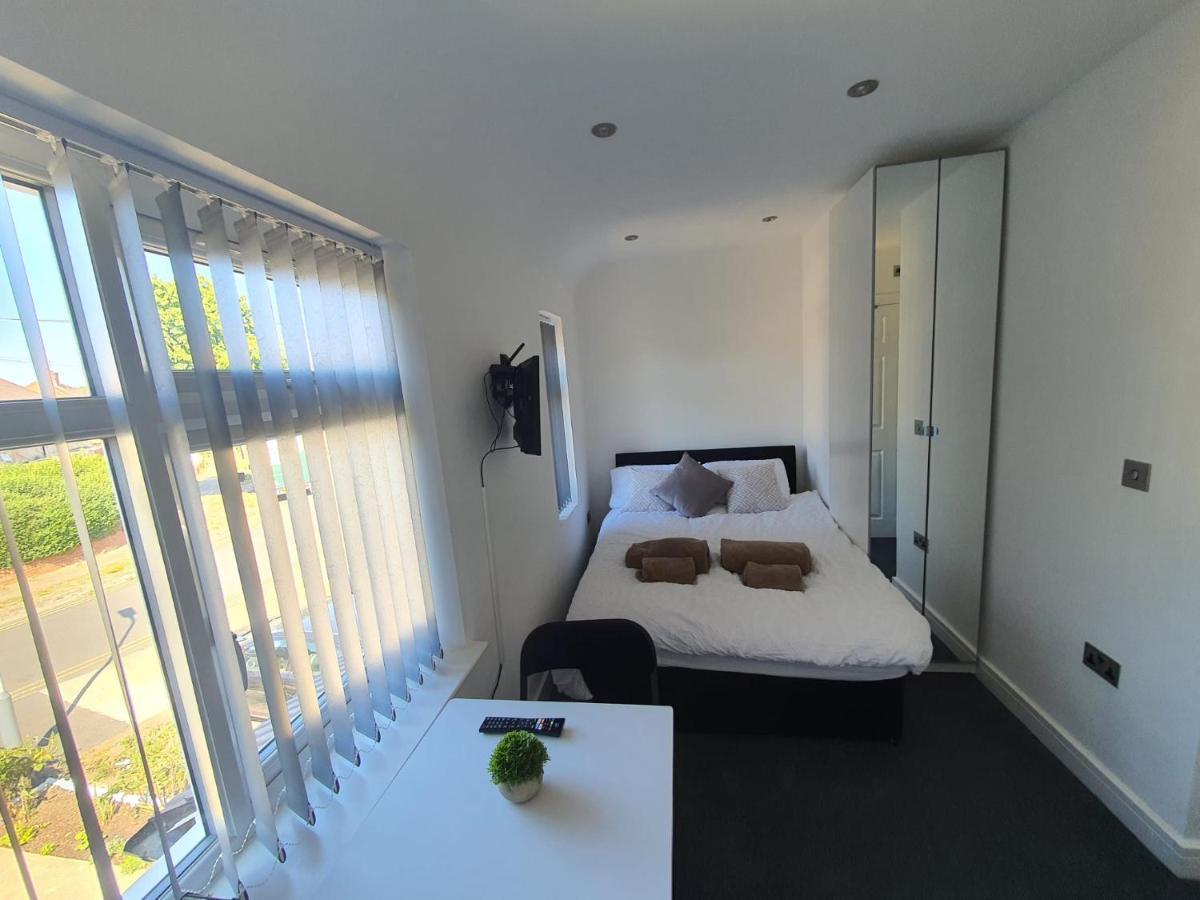 New Self Contained Flat,In Hayes, Free Parking Hotel Northolt  Exterior foto