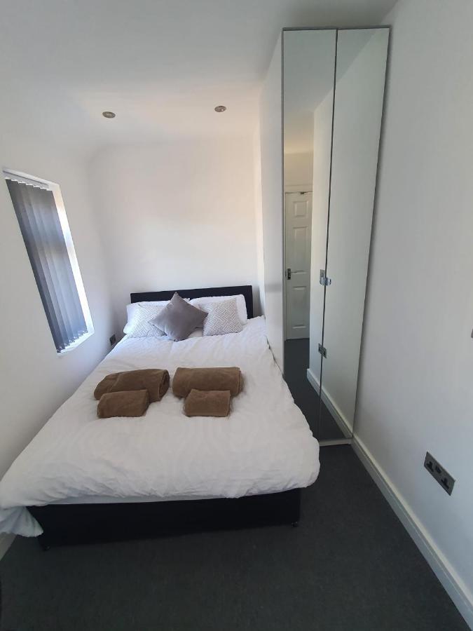 New Self Contained Flat,In Hayes, Free Parking Hotel Northolt  Exterior foto